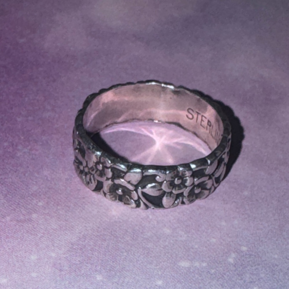 Vintage Floral Silver Ring - Picture 5 of 11